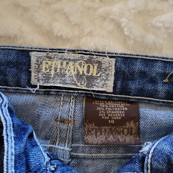 2 pair of jeans - Picture 3 of 9